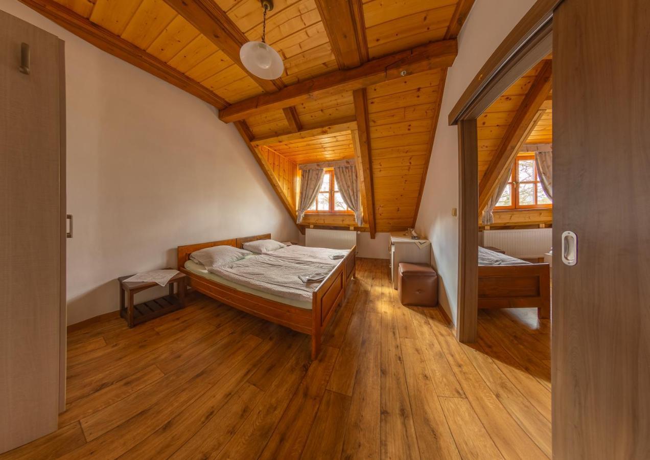 Pension & Restaurant U Konske Drahy Holkov Velešín 외부 사진